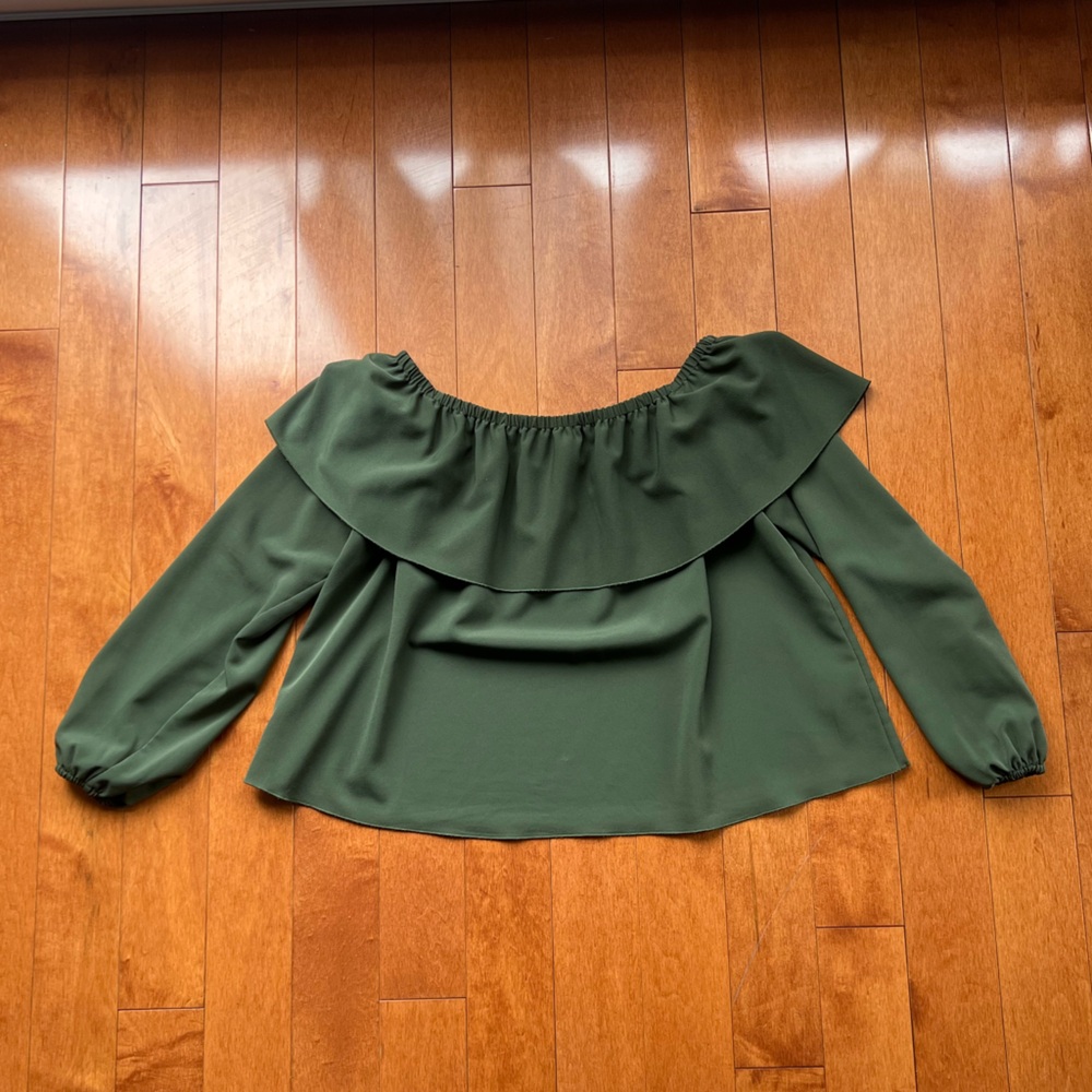 Aritzia Wilfred Green Off-Shoulder Top
